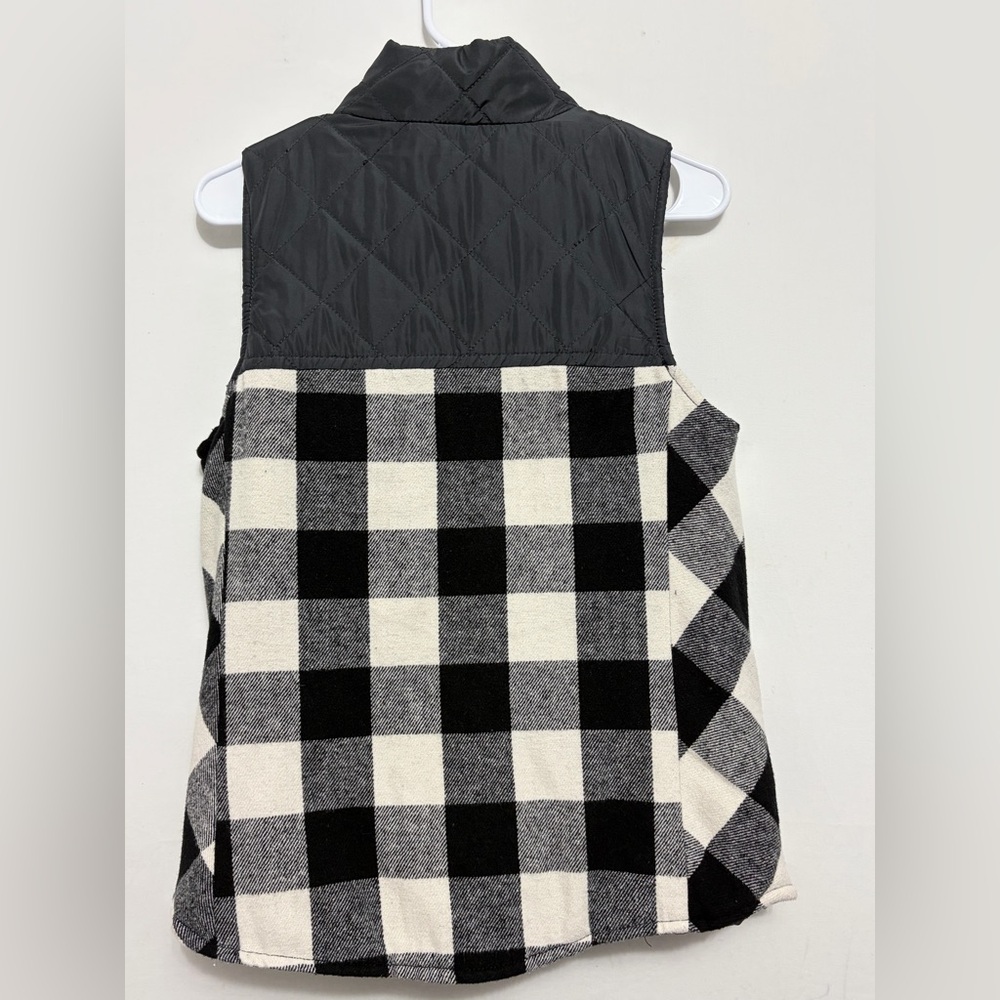 Maurices Black White Buffalo Plaid Quilted Vest women’s Size S(A362)✨ - Picture 5 of 9